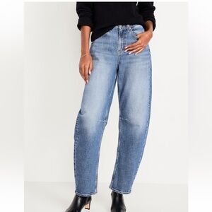 Old Navy Light Wash Barrel Leg Jeans